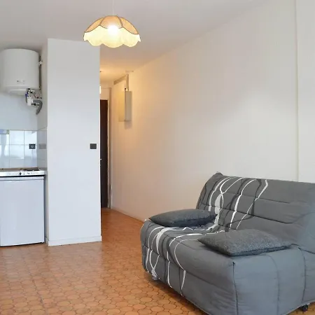 Apartment En Front De A Saint-pierre-la-mer Avec Loggia - 100m De La Plage, 200m Du Centre - Fr-1-229d-61 Fleury (Aude)