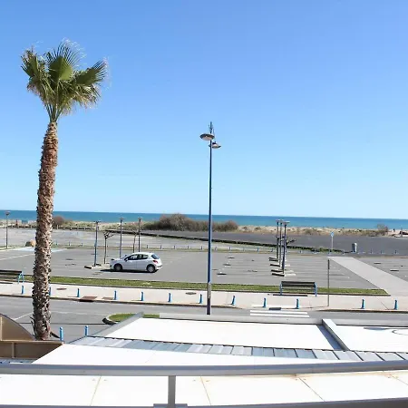 En Front De A Saint-pierre-la-mer Avec Loggia - 100m De La Plage, 200m Du Centre - Fr-1-229d-61 *